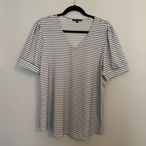 Adrianna Papell Black & White Short-Sleeve Shirt